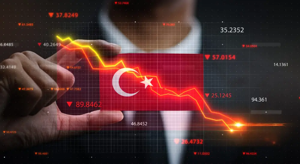 Bloomberg: «Ανάσταση» στην τουρκική λίρα και αύξηση επιτοκίων