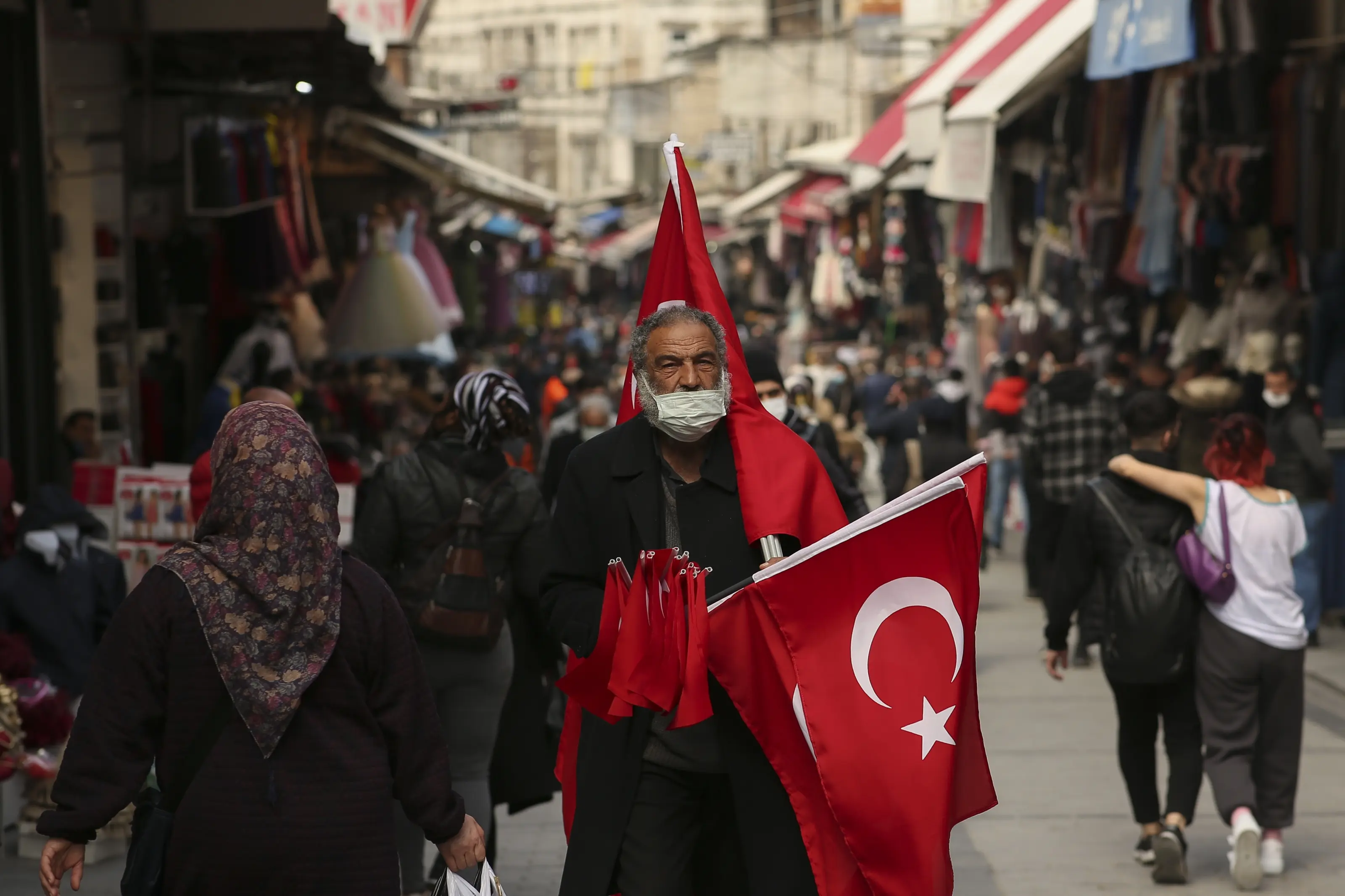 Stratfor: Η οικονομική κρίση κάνει πιο επιθετική την Τουρκία
