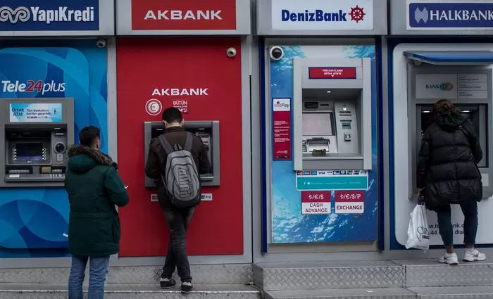 Τουρκία: «Καθαρίζει» τις τράπεζες από επισφαλή δάνεια