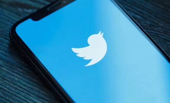 Τwitter: Γιατί αποσύρουν τις διαφημίσεις τους μεγάλες εταιρείες