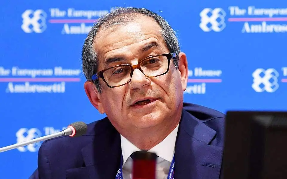 Δεν παραιτείται ο Ιταλός Υπουργός Οικονομικών