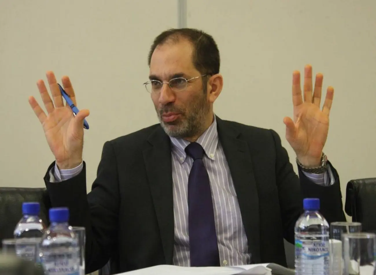 Ο Γενικός Ελεγκτής άναψε το φυτίλι και περιμένει απαντήσεις