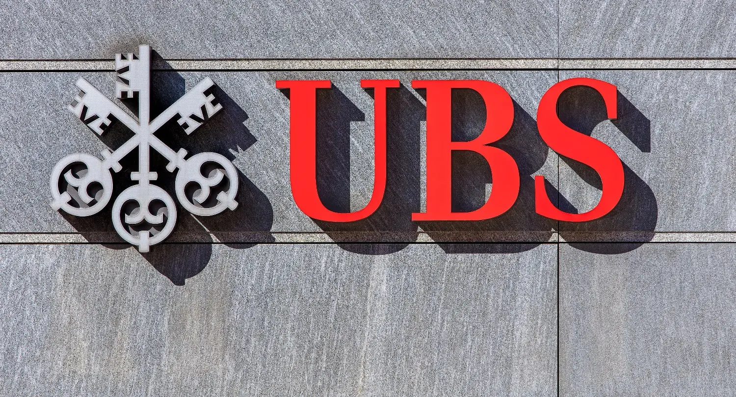 UBS: Οι λόγοι για το νέο ανοδικό κύμα στις μετοχές – Τι προβλέπει για χρυσό και ομόλογα