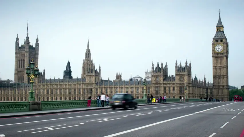 Το ΗΒ απέφυγε την οικονομική ύφεση