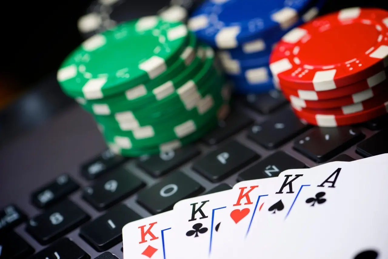 Βρετανία: Oι εταιρείες τυχερών παιγνίων θα μεταβιβάσουν το κόστος των νέων φόρων στους παίκτες