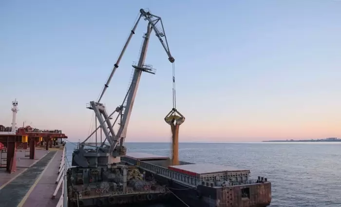 Άλμα 8% στην τιμή σιταριού μετά τον ρωσικό βομβαρδισμό της Οδησσού