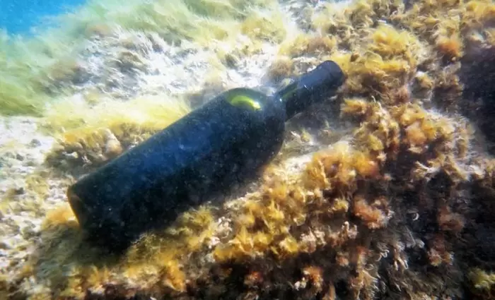 Οινοποιοί βυθίζουν τα κρασιά και απογειώνουν την ποιότητα