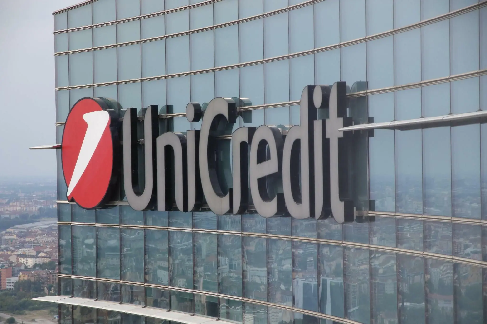 Unicredit: Γίνεται η δεύτερη τράπεζα της ΕΕ με κεφαλαιοποίηση άνω των 100 δισ. ευρώ