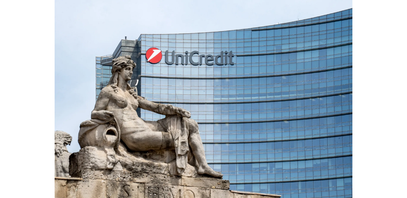 Bloomberg: Αυξάνει την παρουσία της στην Ελλάδα η UniCredit