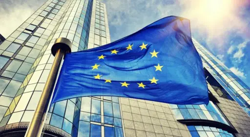 Στα 8,99 τρισ. ευρώ το 2019 οι άμεσες ξένες επενδύσεις της ΕΕ