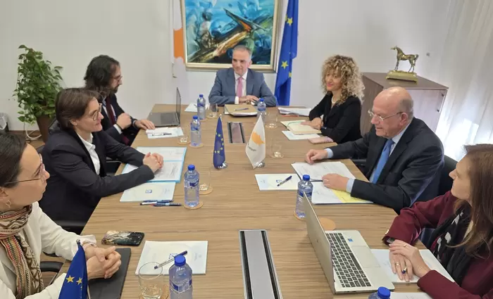 Το Δημοσιονομικό Πλαίσιο 2028-'34 στο επίκεντρο της συζήτησης Μ. Κεραυνού - Stephanie Riso