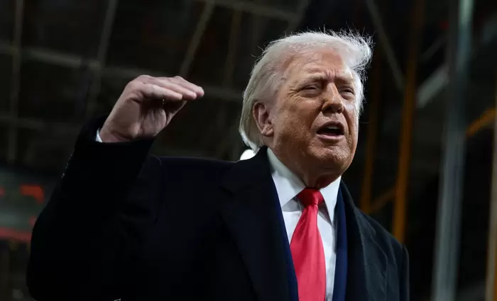 Τραμπ: «Θα το κάνω 100%» – Επιμένει στους δασμούς για τη Γροιλανδία