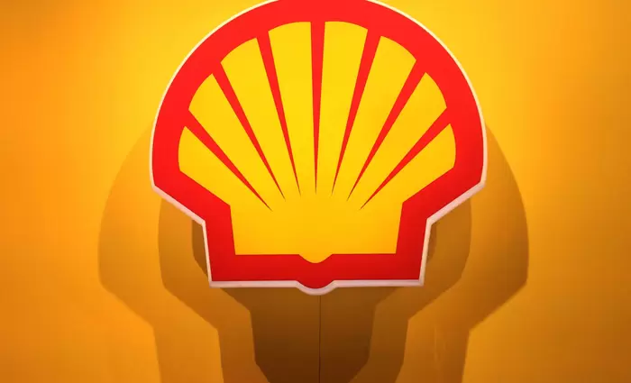 Shell: Τα χειρότερα τριμηνιαία κέρδη εδώ και 5 χρόνια, λόγω των χαμηλών τιμών αργού πετρελαίου