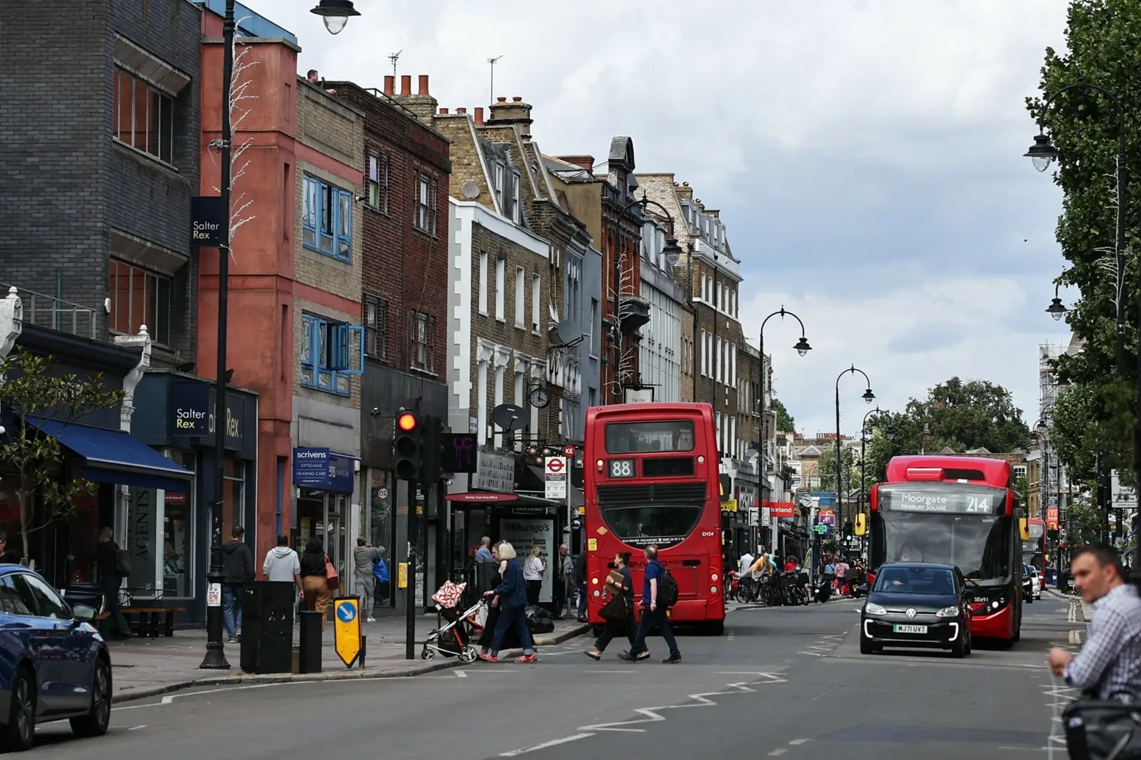 Βρετανία: Βουτιά 1,1% στις λιανικές πωλήσεις τον Οκτώβριο – Αναμένουν την Black Friday οι καταναλωτές