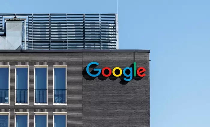 Μία ανάσα από το αστρονομικό ποσό των $4 τρισ. η αξία της Alphabet – Ώθηση από την AI