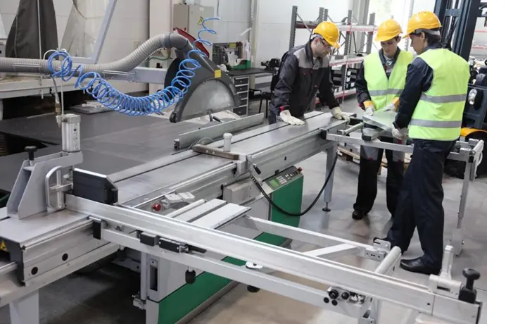 Κύκλος εργασιών στη βιομηχανία ανεβαίνει 4,9% στο πρώτο επτάμηνο