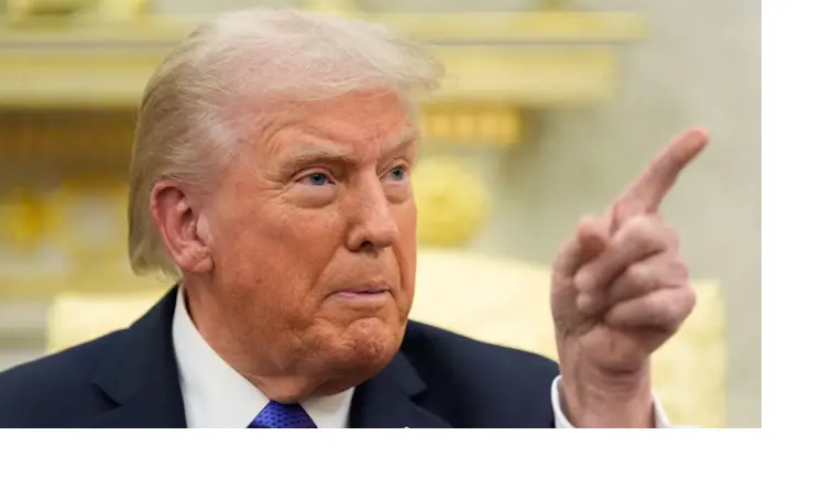 Οι Ελβετοί «χρυσώνουν» τον Τραμπ – Συλλεκτικό Rolex και μπάρα χρυσού