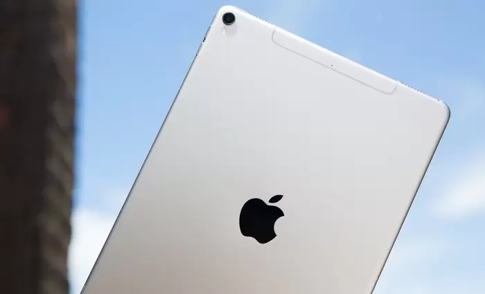 Η Apple ανασχεδιάζει το iPhone το 2020