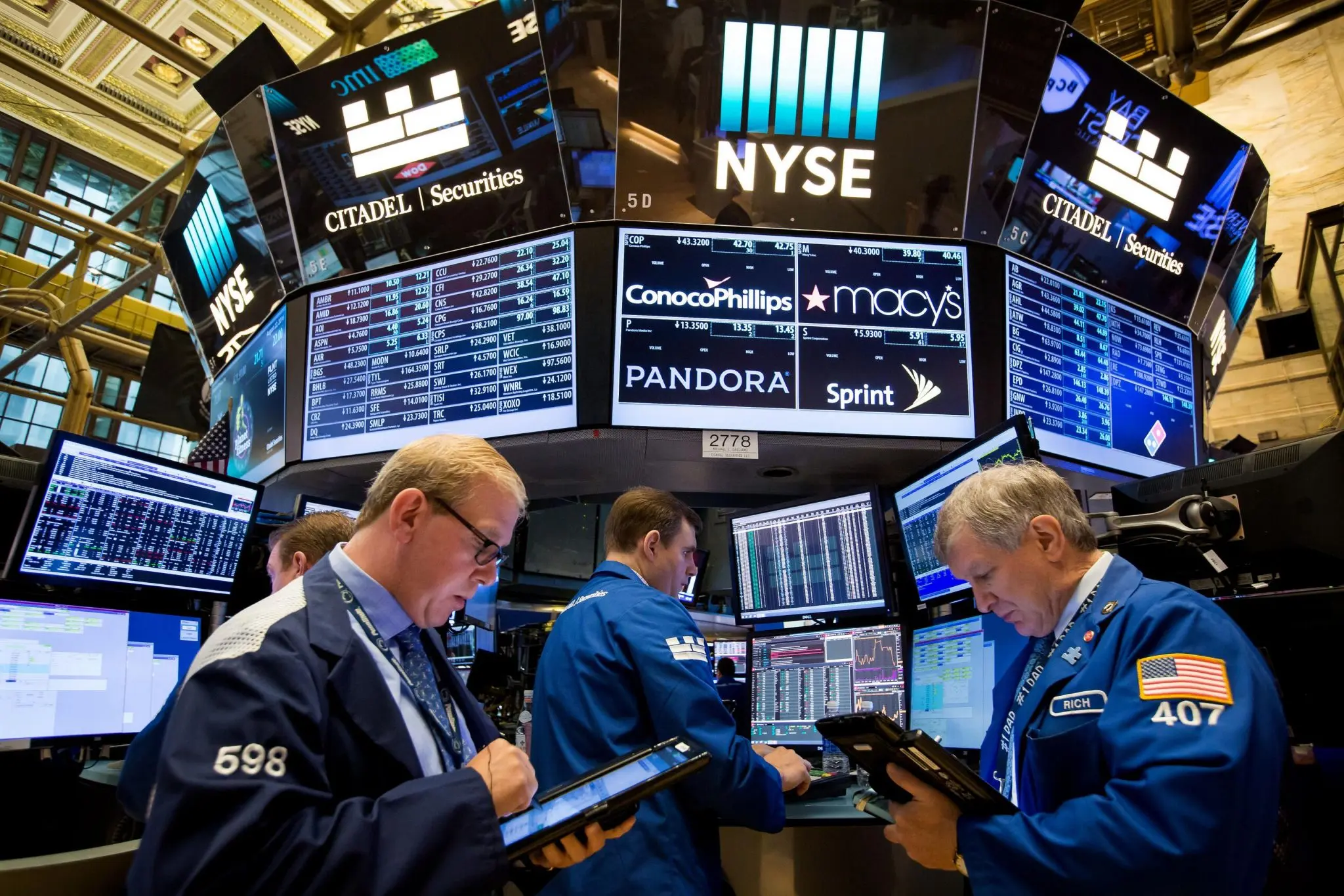 Με πτωτικές τάσεις έκλεισε η Wall Street