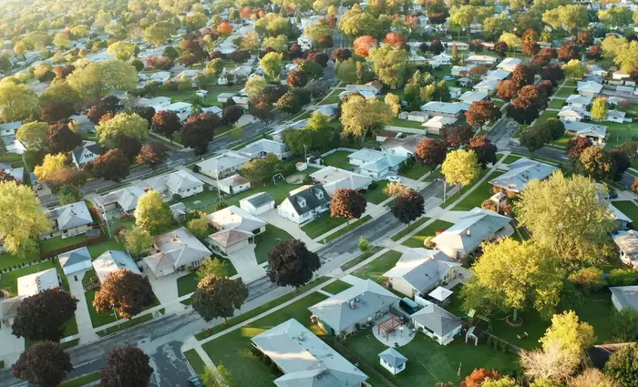 ΗΠΑ: Η στεγαστική κρίση και το παράδειγμα της ομοσπονδιακής γης