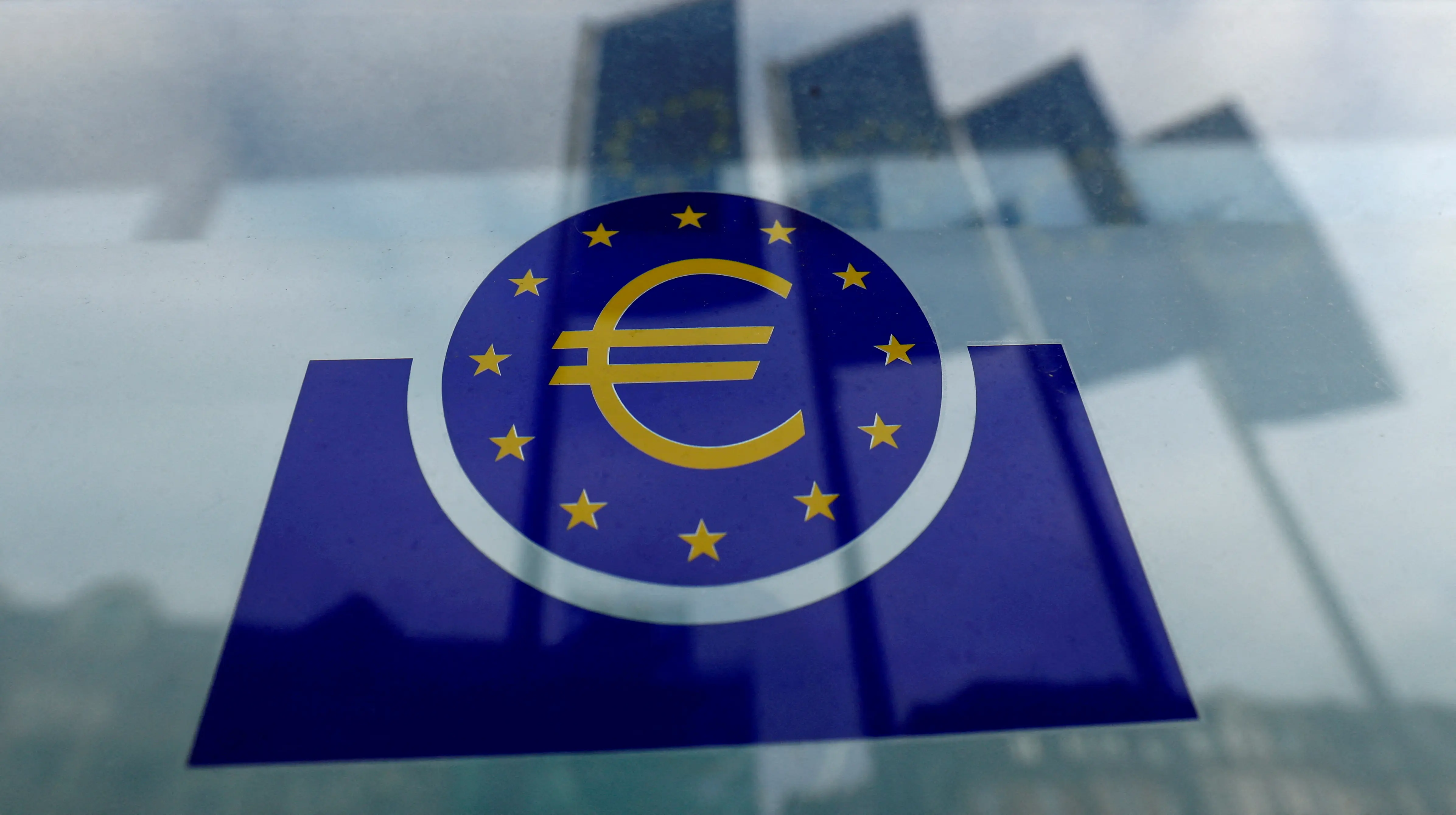 Bloomberg: Αυξάνονται στο 80% οι πιθανότητες ύφεσης στην Ευρωζώνη