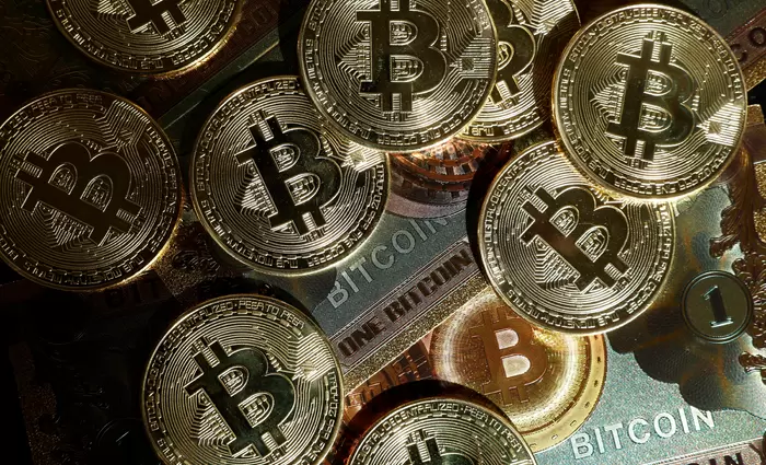 Ποιο συνταξιοδοτικό ταμείο ετοιμάζεται να πέσει στην αγκαλιά του bitcoin
