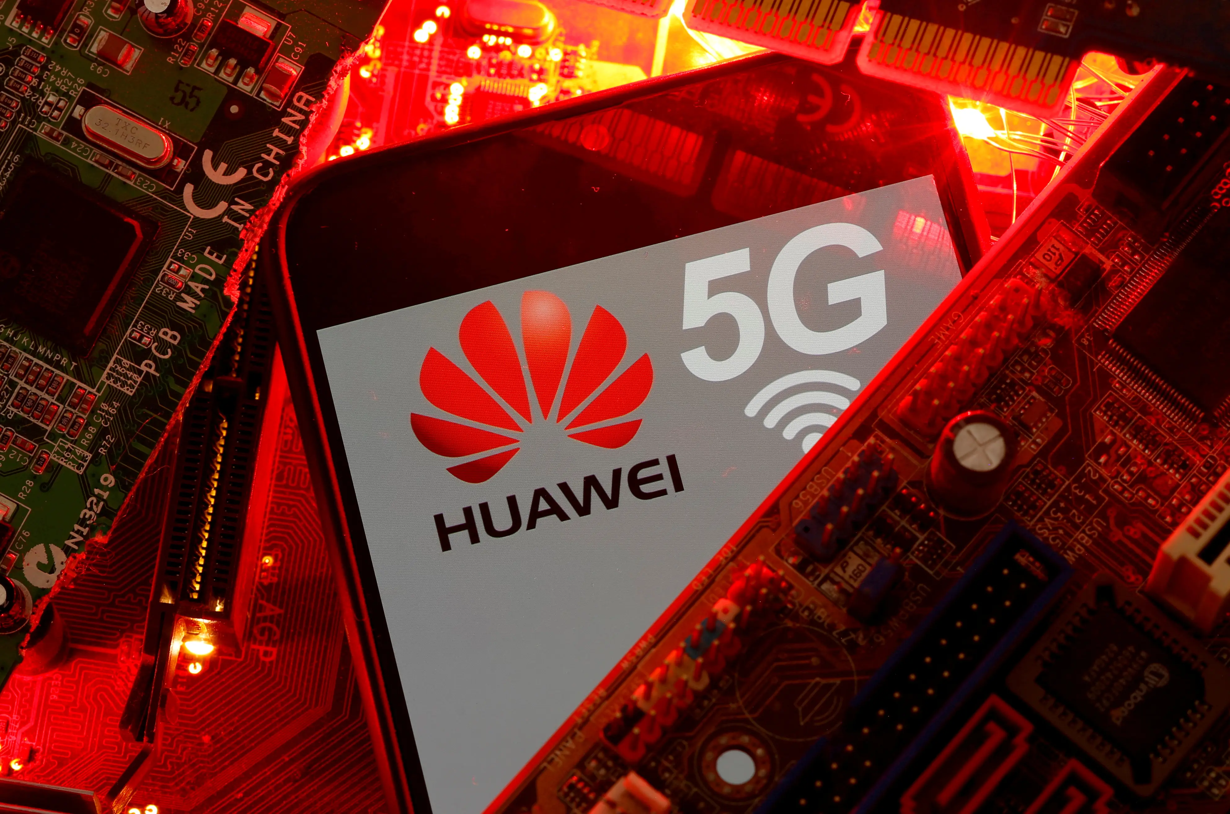 Ο Καναδάς απαγορεύει τους εξοπλισμούς 5G της Huawei και ΖΤΕ