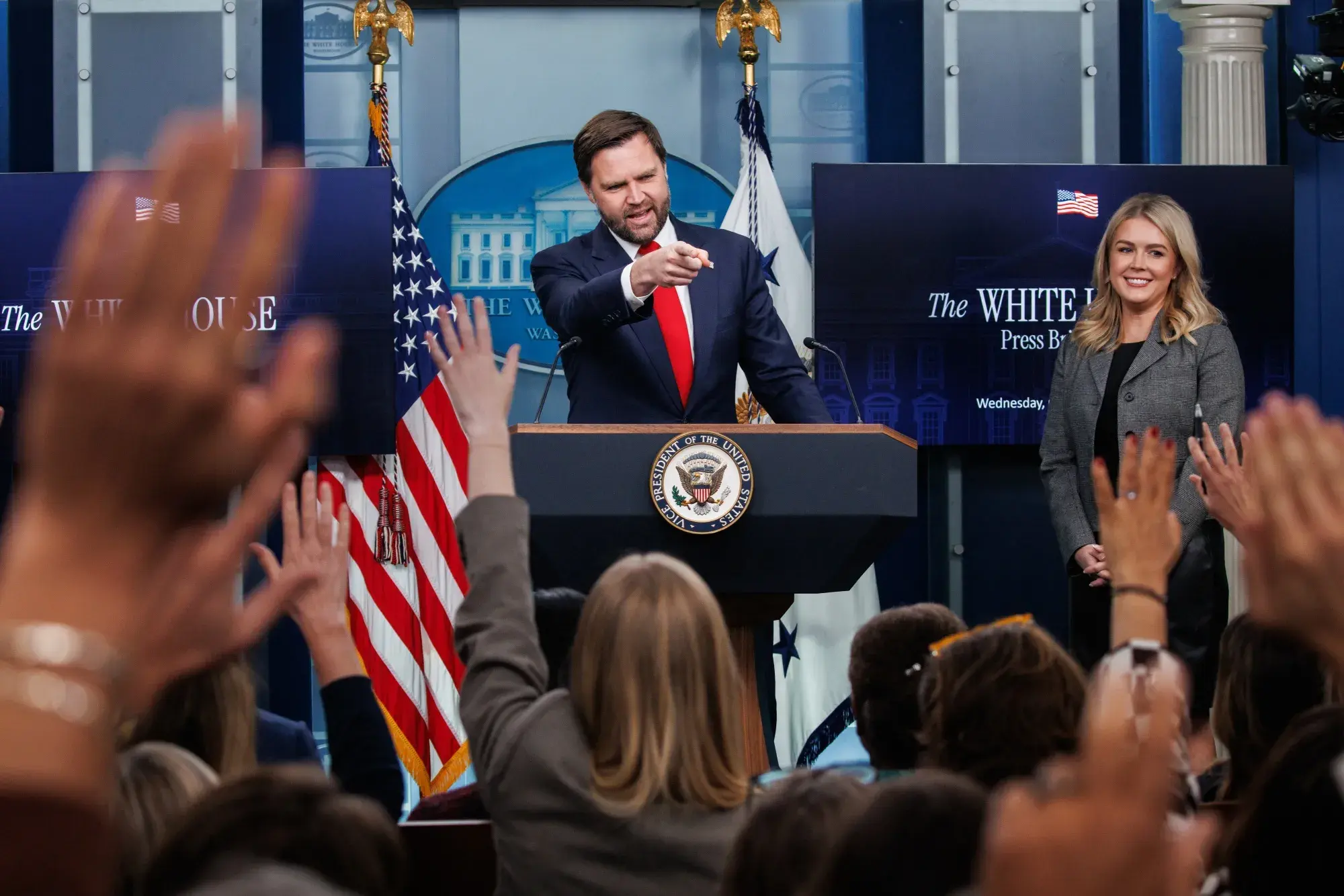 Τζέι Ντι Βανς: Ο ρόλος-κλειδί και η στρατηγική του Λευκού Οίκου για το shutdown