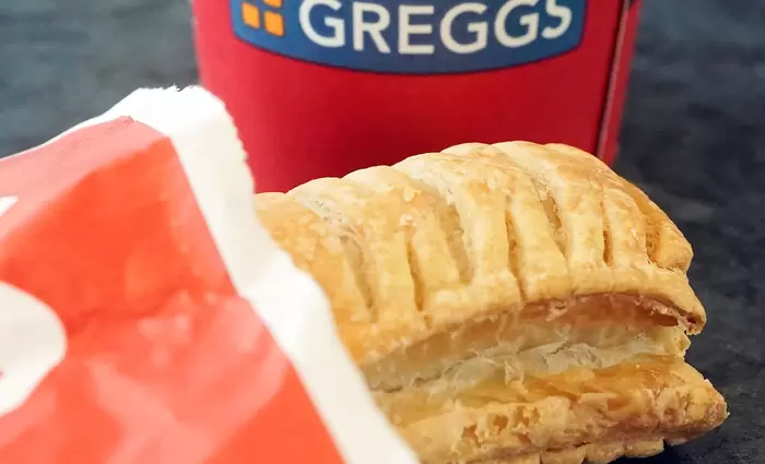 Τα Vegan Sausage Rolls του Greggs κερδίζουν έδαφος