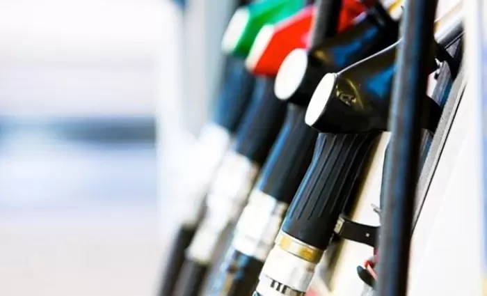 Πόσα λίτρα βενζίνης 95 πωλήθηκαν στην Κύπρο τον Μάρτιο 