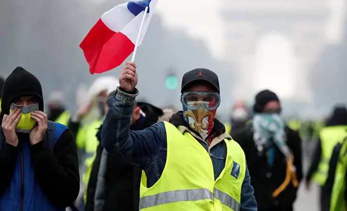 11.600 κίτρινα γιλέκα βγήκαν ξανά στους δρόμους