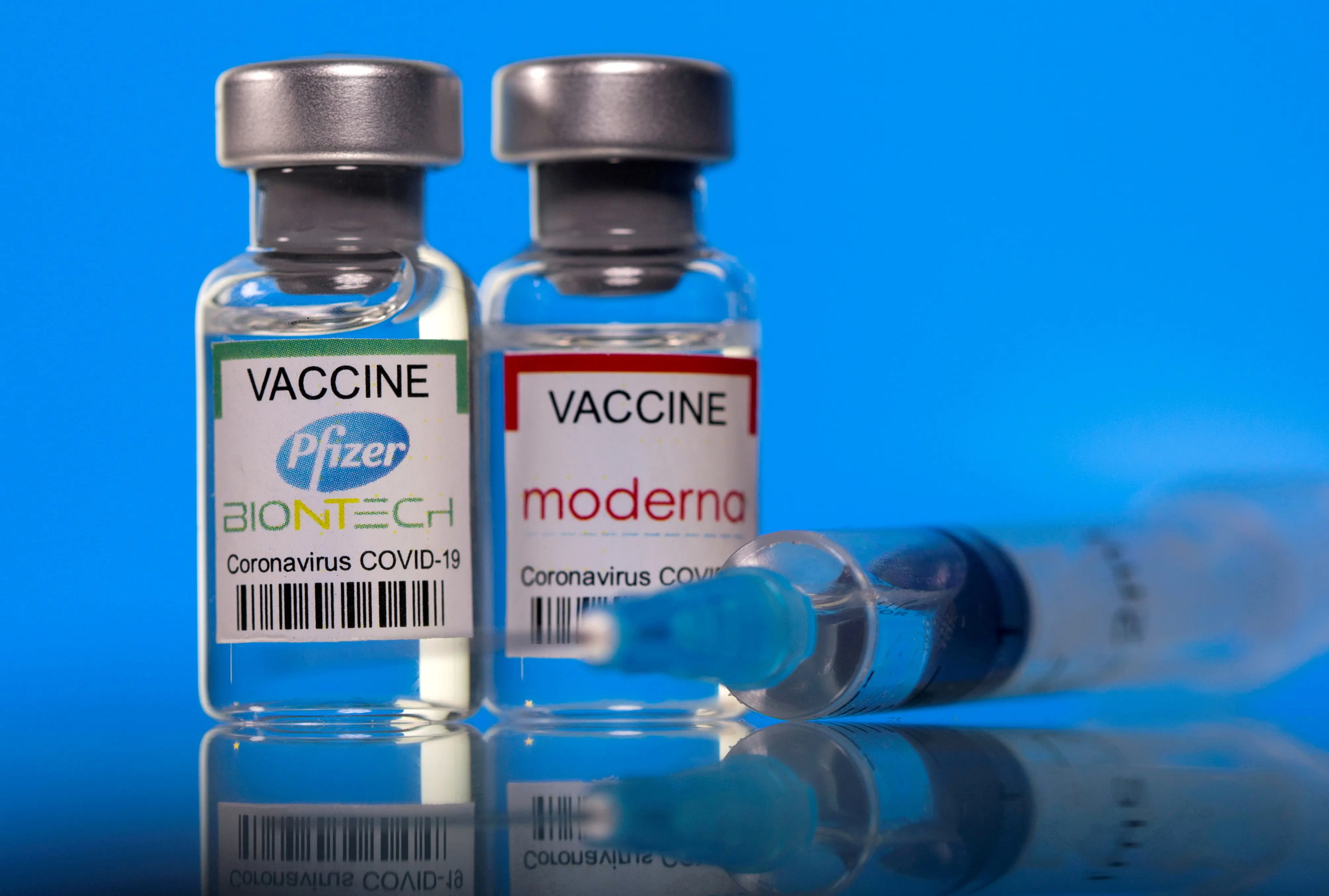 Financial Times: Crash Test για τα εμβόλια Pfizer–Moderna: Ποιο είναι καλύτερο