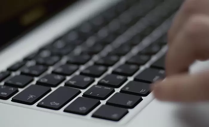 Φόβοι για έκρηξη fake news από πρόγραμμα που γράφει μόνο του ειδήσεις και λογοτεχνία