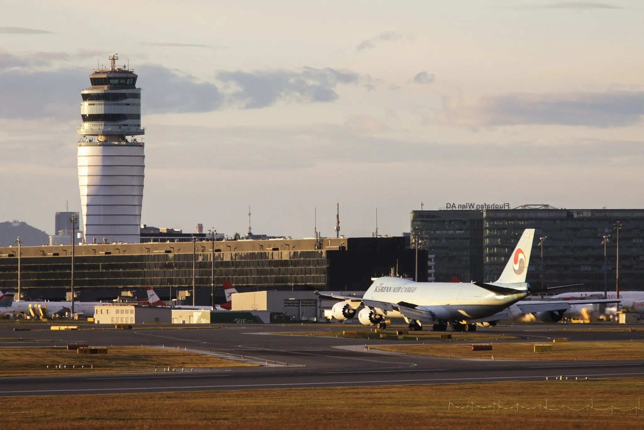 Κλειστό το αεροδρόμιο της Βιέννης λόγω παγετού – Προβλήματα στις πτήσεις και στο αεροδρόμιο της Πράγας