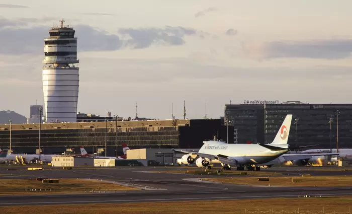 Κλειστό το αεροδρόμιο της Βιέννης λόγω παγετού – Προβλήματα στις πτήσεις και στο αεροδρόμιο της Πράγας