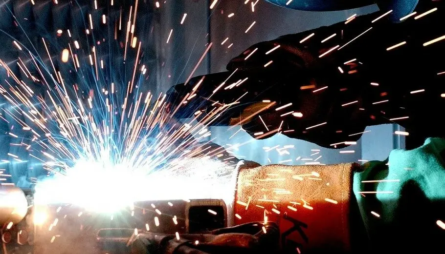 Βιομηχανική παραγωγή: Μηνιαία κάμψη στην Ευρώπη - Άνοδος σε ετήσια βάση το 2025