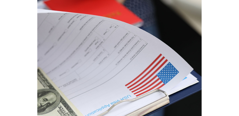 Γιατί οι τεχνολογικοί κολοσσοί «παγώνουν» τα ταξίδια των εργαζομένων