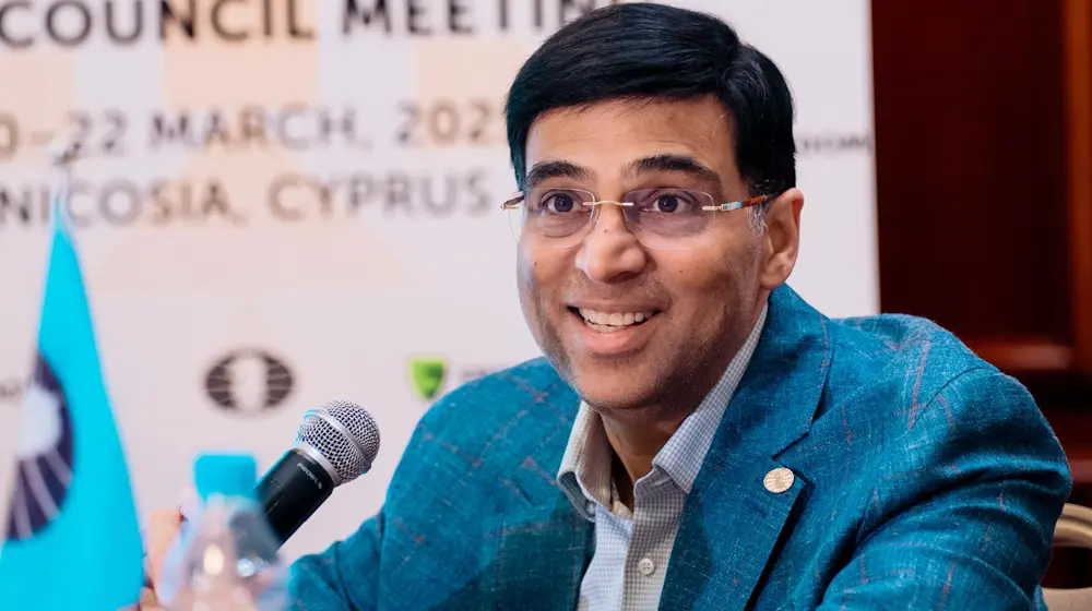 Ο Vishy Anand συναντά νεαρά ταλέντα του σκακιού στην Κύπρο