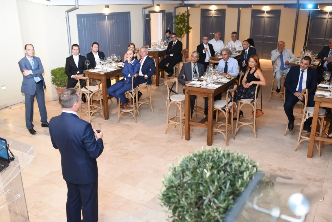 Ο CEO της Τράπεζας Κύπρου δεξιώθηκε τους Honorary Fellows και το ΔΣ του CIM