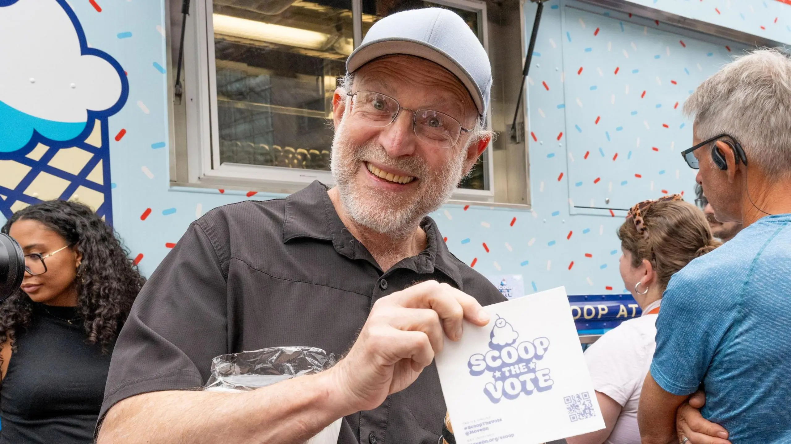 Ben & Jerry’s: Παραιτήθηκε ο συνιδρυτής της εταιρείας Τζέρι Γκρίνφιλντ