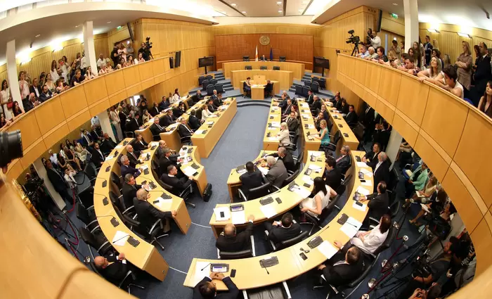 Προσλήψεις στην Βουλή με μισθό έως €53.637 το χρόνο