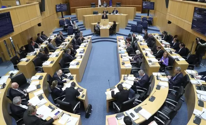 Στις 7 Ιανουαρίου επαναρχίζουν οι εργασίες της Βουλής