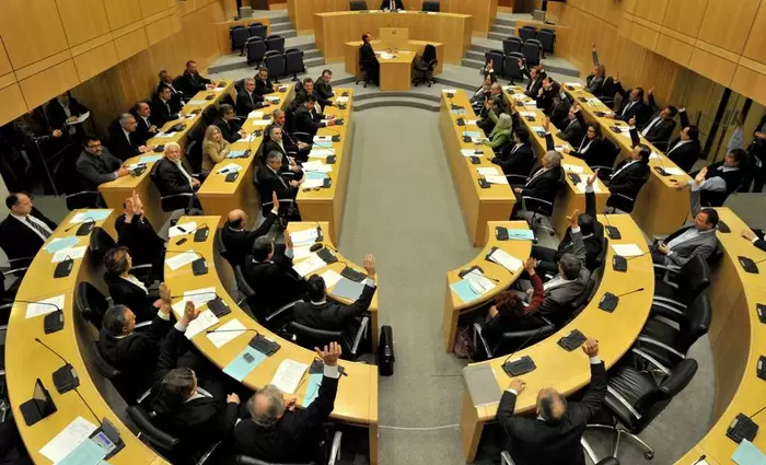 Ψηφίστηκαν οι προϋπολογισμοί που αφορούν το Δημόσιο Δίκαιο