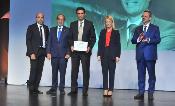 Τίμησε τον Καθηγητή Φίλιππο Πατσαλή στα βραβεία καινοτομίας η ΟΕΒ