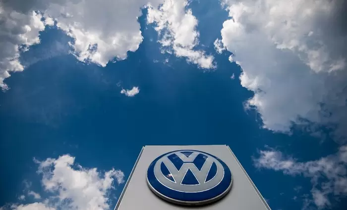Τα σχέδια της VW για λουκέτα στη Γερμανία και το σήμα κινδύνου για όλη την Ευρώπη