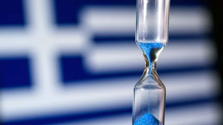 Telegraph: Η Ελλάδα δραπετεύει από μια οικονομική τραγωδία