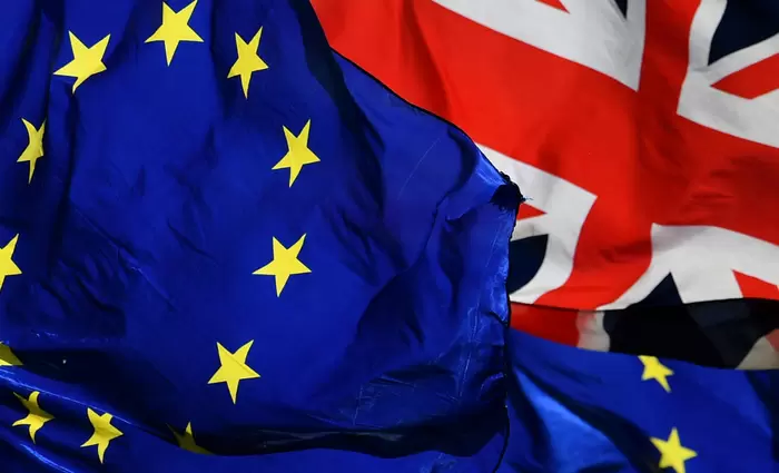 Ο Κύπριος ΥΠΕΣ στο Λονδίνο για θέματα Brexit