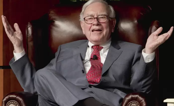 Γουόρεν Μπάφετ: Υπόλογες οι διοικήσεις τραπεζών που κατέρρευσαν