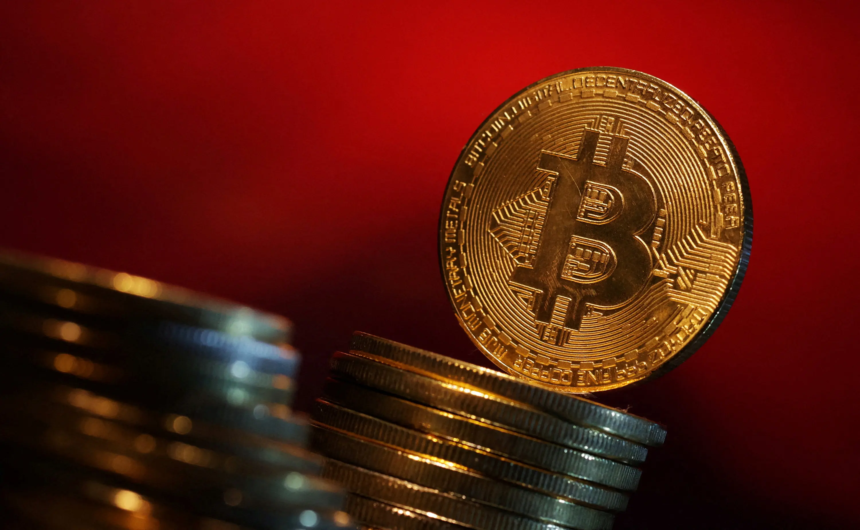 Bitcoin: Πέφτει από τα υψηλά επίπεδα ρεκόρ