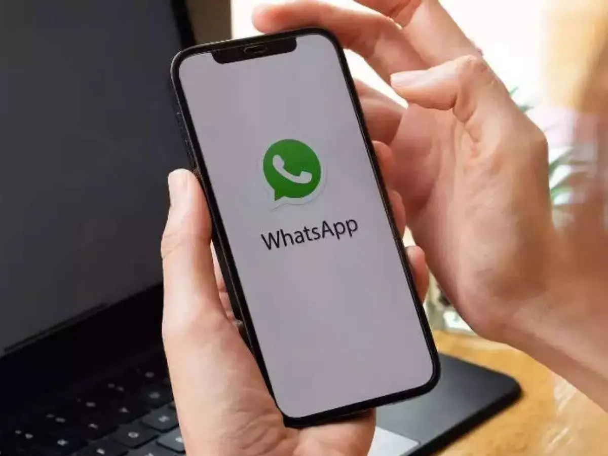 Για νέου είδους απάτες μέσω WhatsApp, προειδοποιεί η Αστυνομία